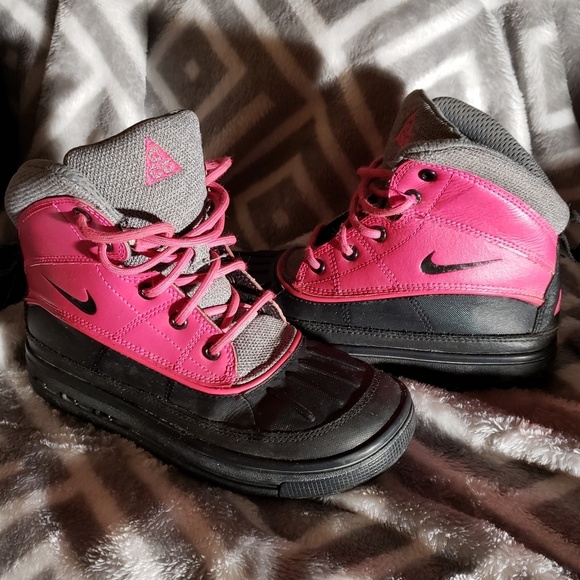 NIKE winter ,waterproof boots - Picture 1 of 5